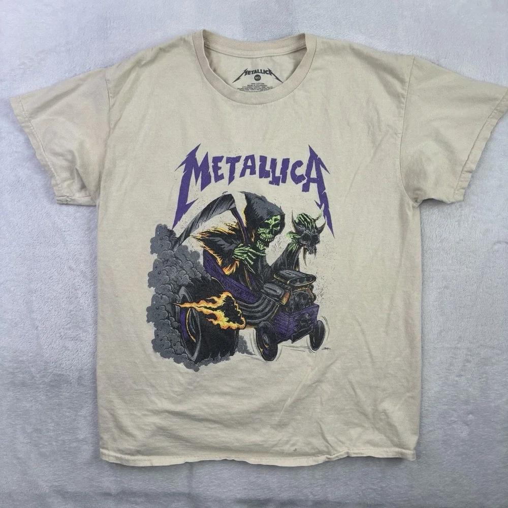 Metallica Grave Digger Beige Short Sleeve Graphic Shirt Men's Medium